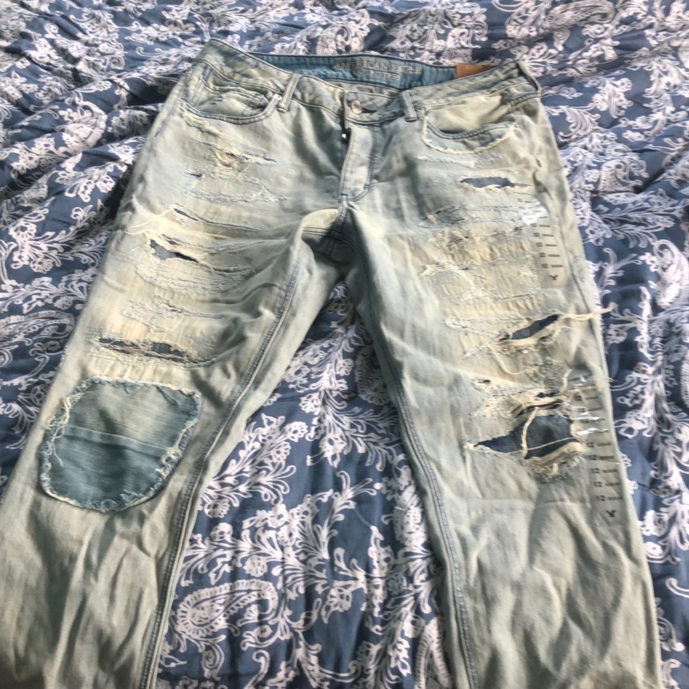 Distressed boyfriend jeans